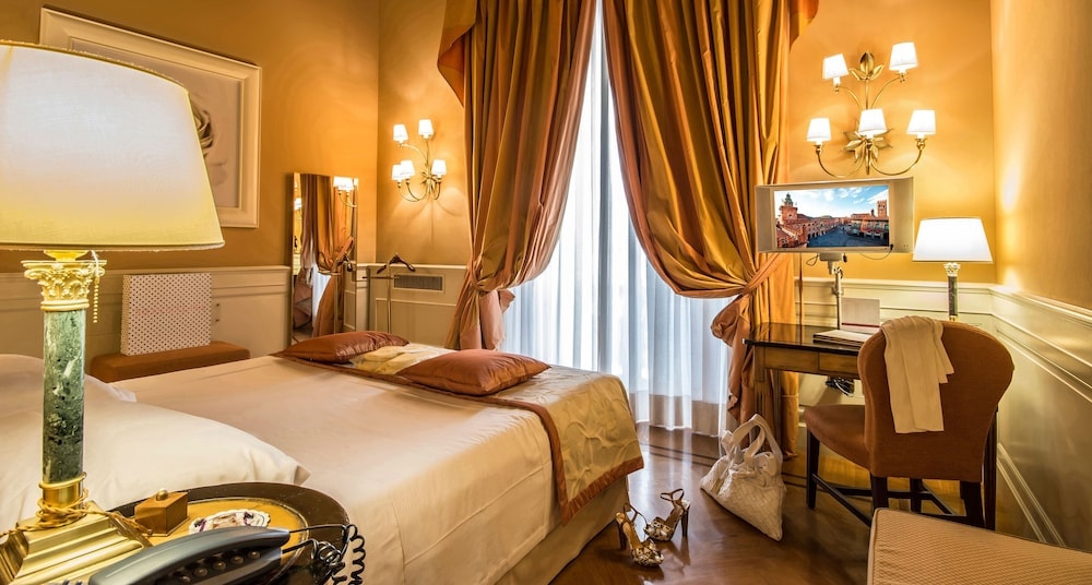 Hotel Corona d'Oro