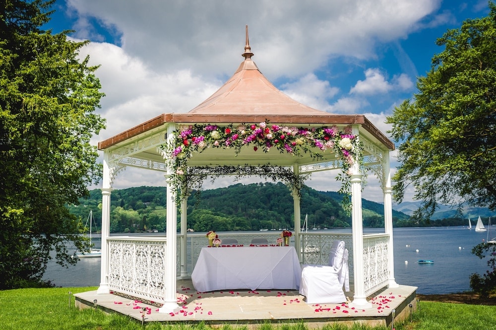Storrs Hall Hotel