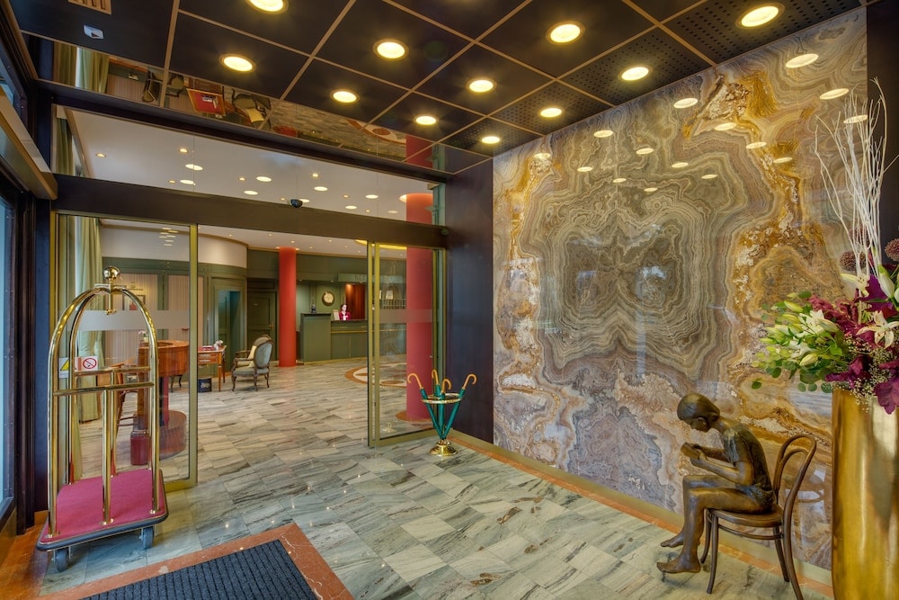 Hotel Savoy