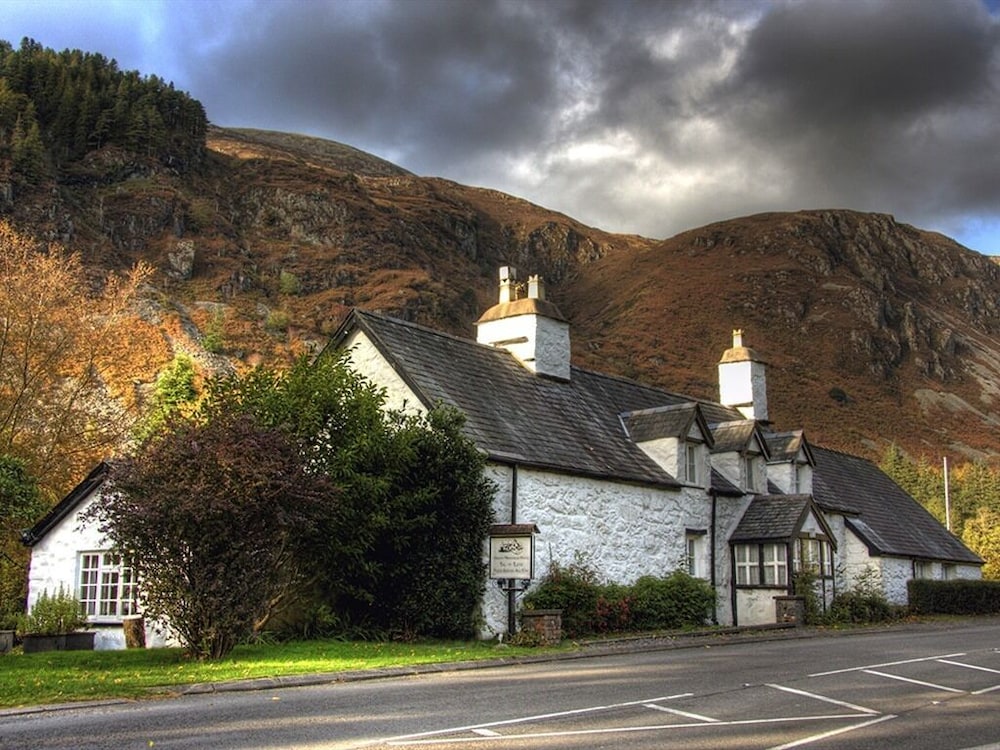 Gwesty Minffordd Hotel