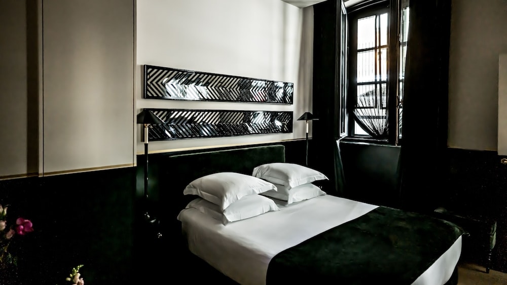 Monsieur George Hotel & Spa – Champs Elysées