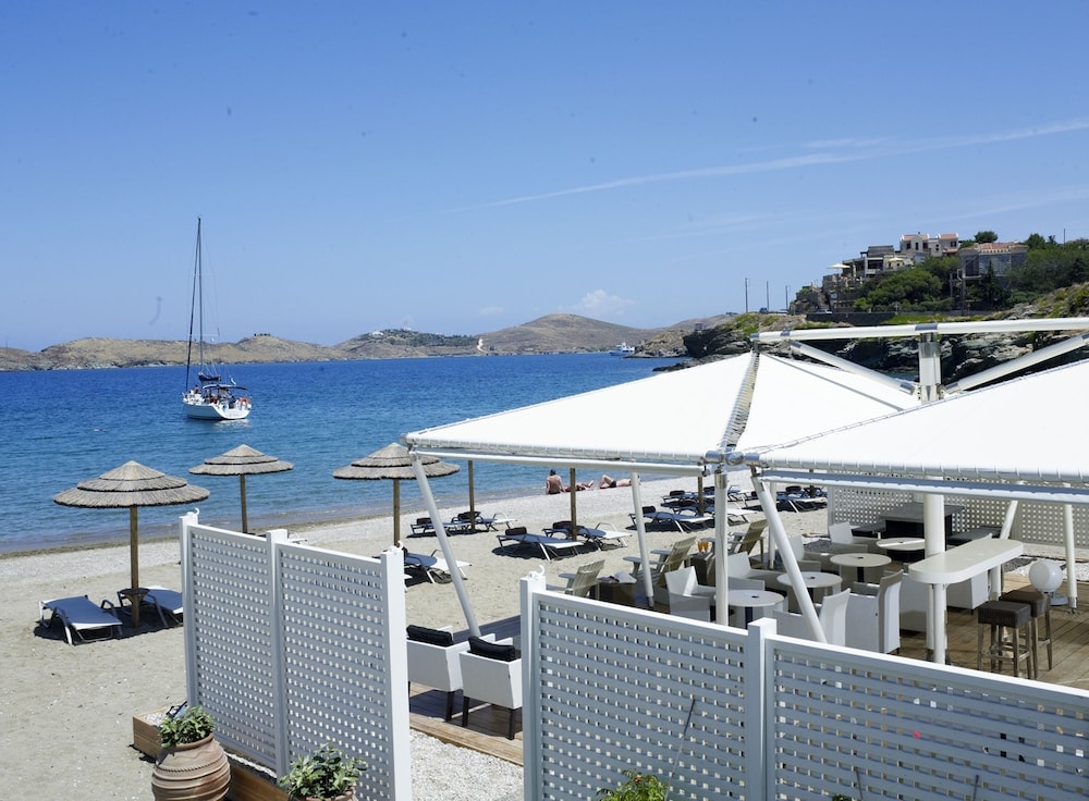 Porto Kea Suites