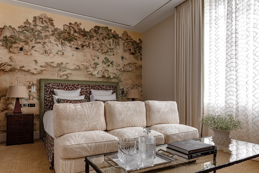 Saint James Paris - Relais & Chateaux