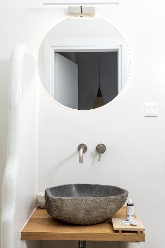 Alsea Seafront Apartments