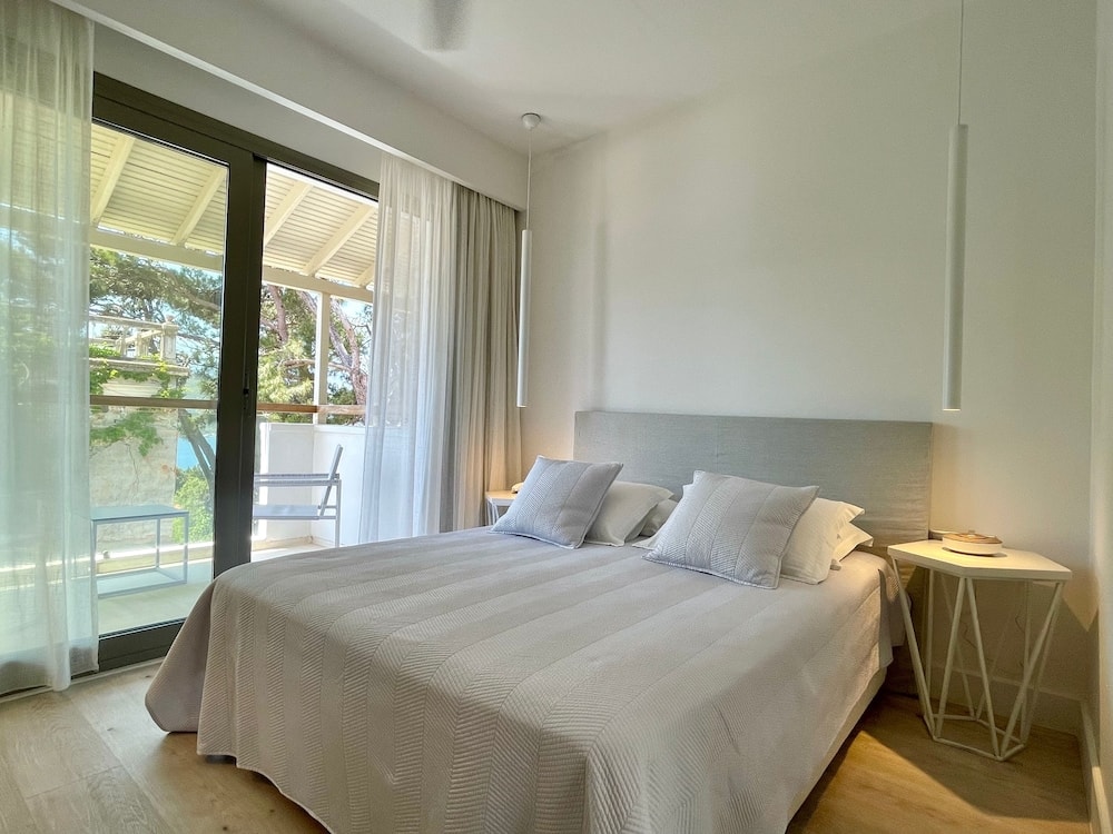 Ino Hotel & Suites