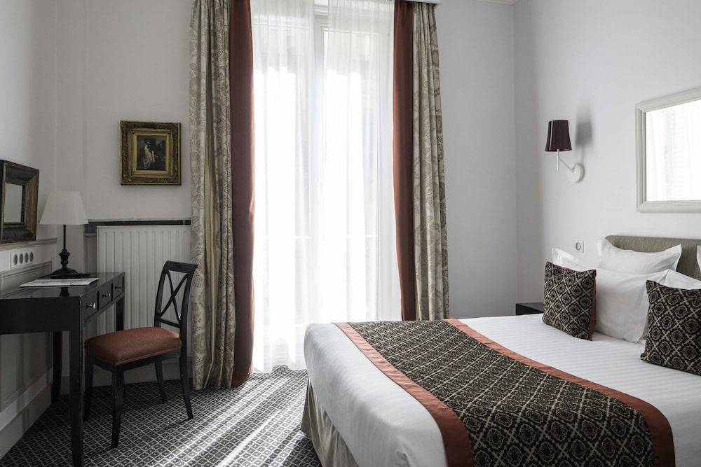 Hôtel Bradford Elysées – Astotel