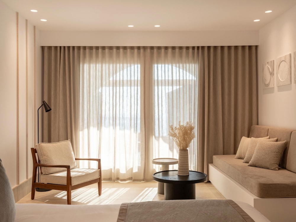 Santo Pure Oia Suites & Villas
