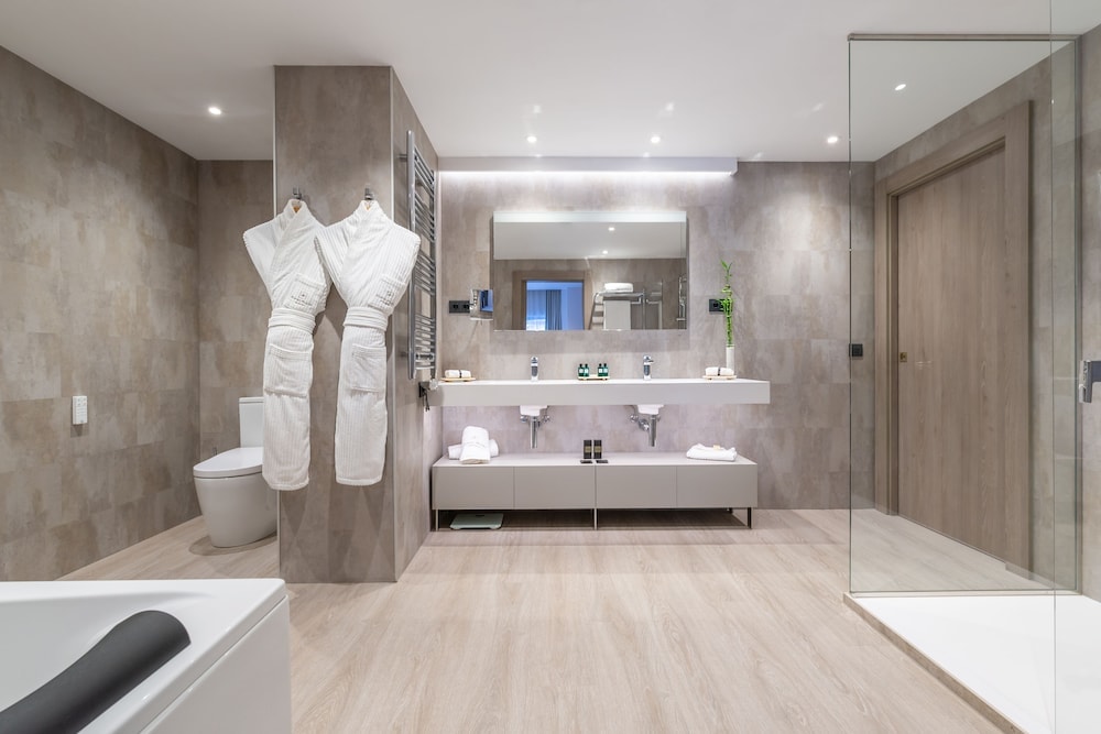Grand Plaza Hotel & Wellness