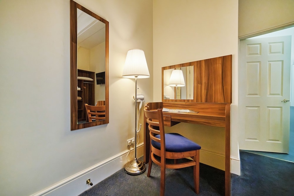 Discovery Inn Hotel