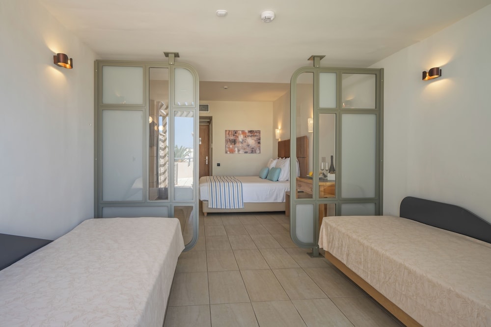 Minos Hotel