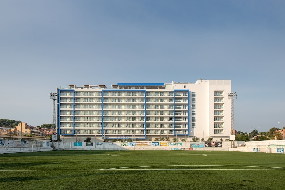 L'Azure Hotel