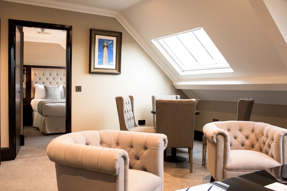 County Hotel & County Aparthotel Newcastle