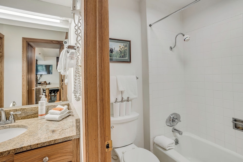 Laurelwood Condominiums