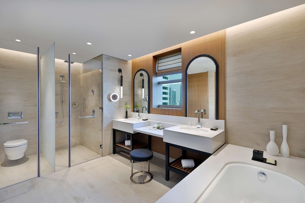 DoubleTree by Hilton Dubai - Business Bay