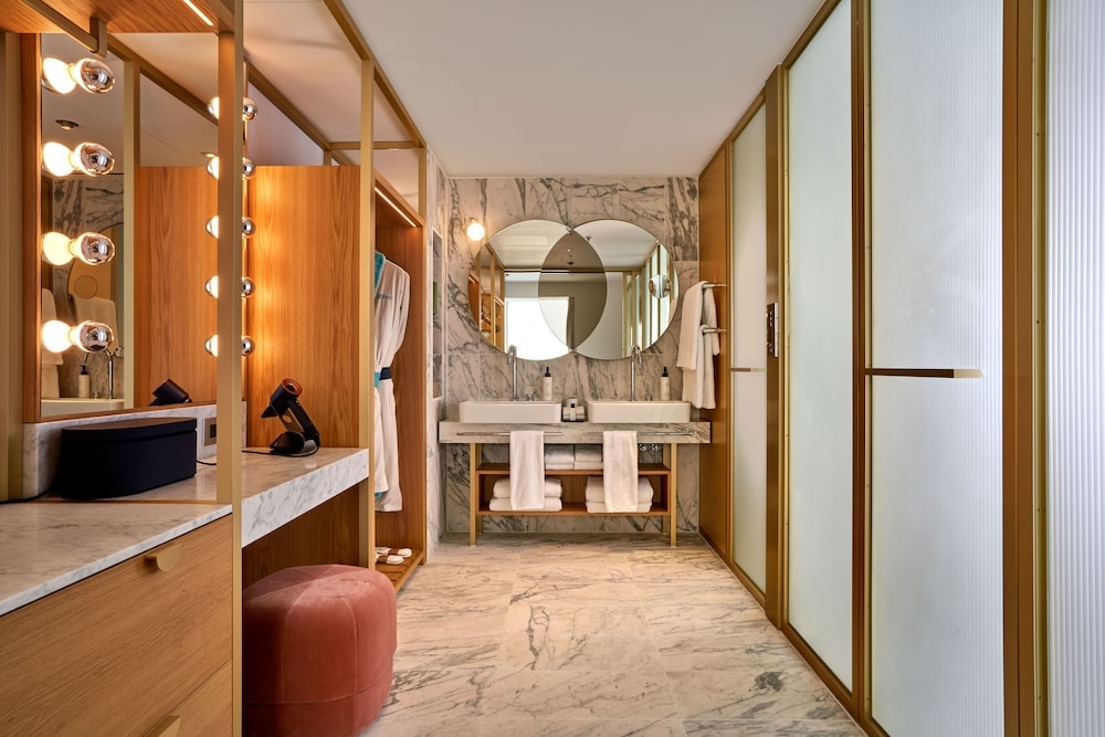 hotel reception