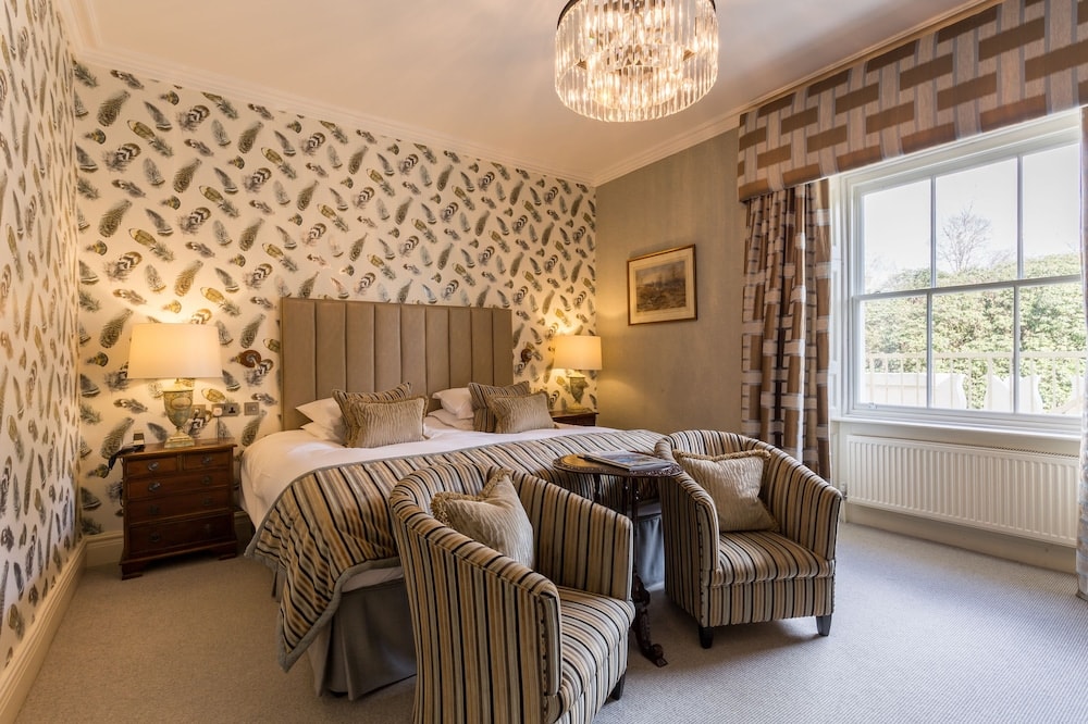 Storrs Hall Hotel