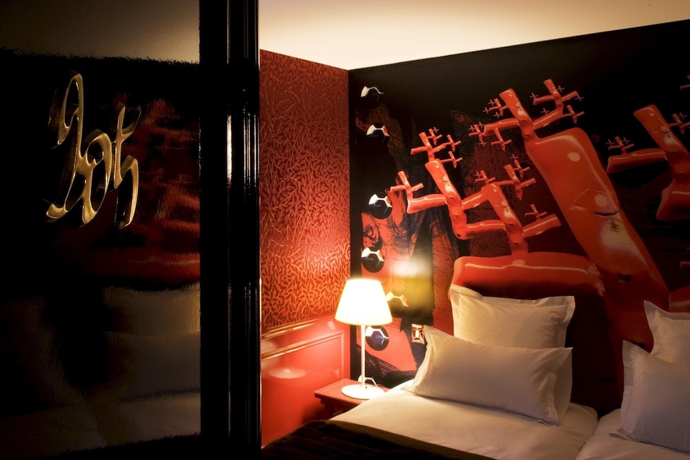 hotel room