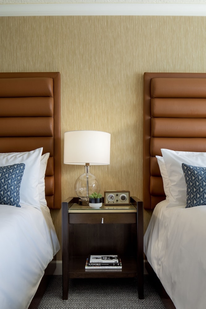 Dossier Hotel