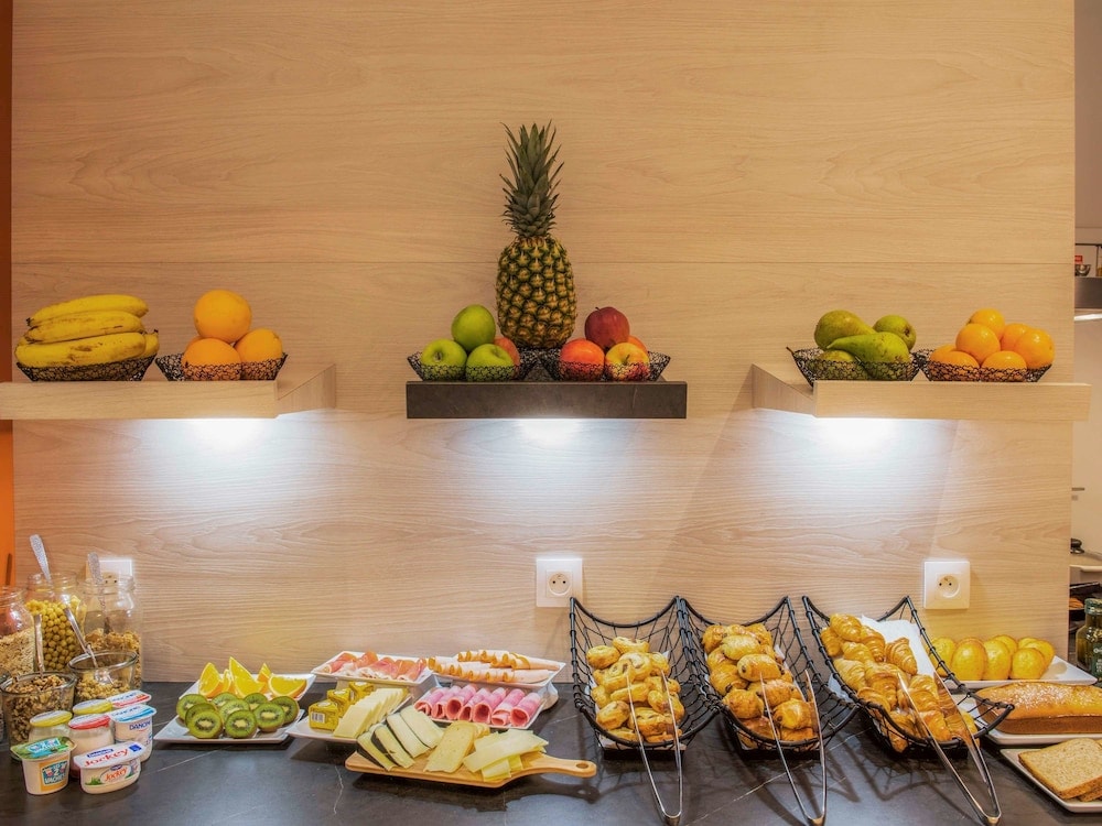 Hôtel Mercure Paris Pont de Levallois Neuilly