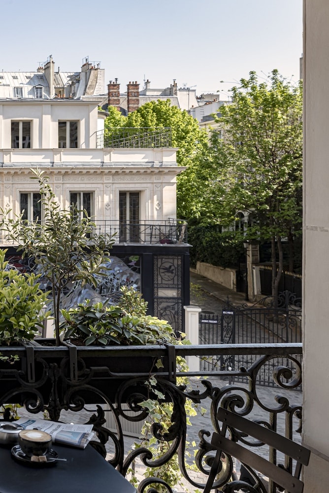 Grand Pigalle Experimental