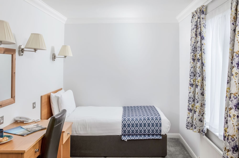Kilbirnie Hotel