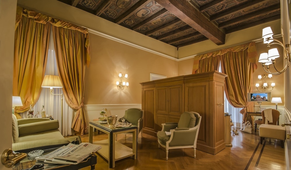 Hotel Corona d'Oro