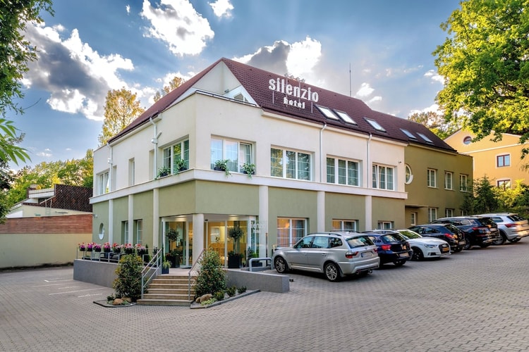 hotel image 0