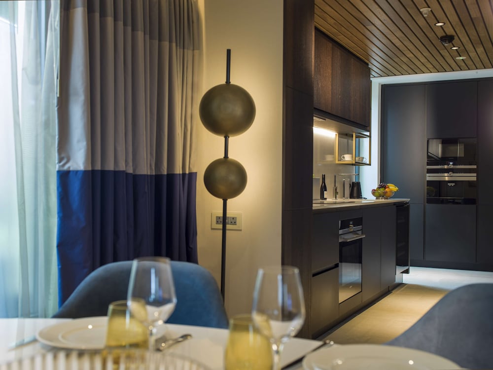 The Guardsman Hotel and Residences