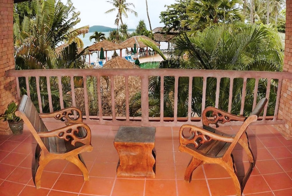 Friendship Beach Resort & Atmanjai Wellness Spa