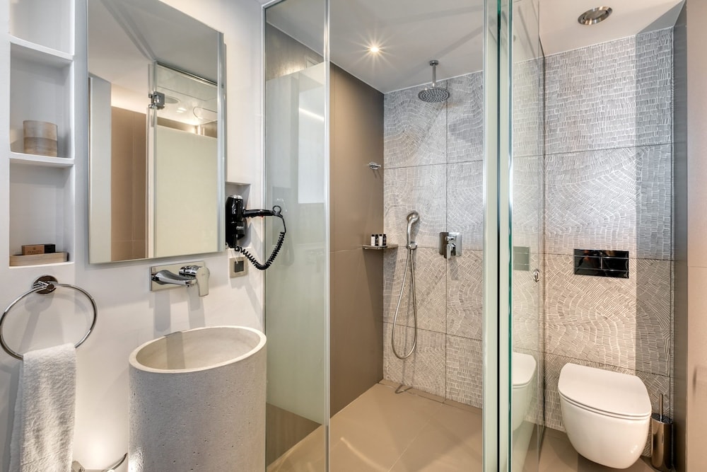 Las Hotel & Spa
