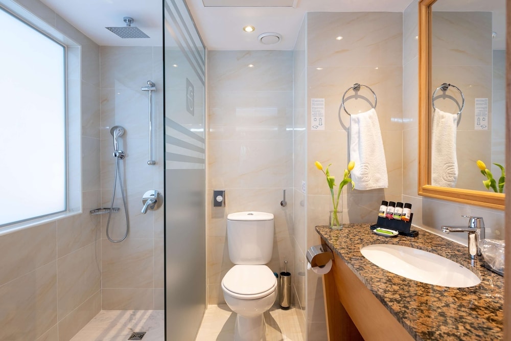 Constantinou Bros Athena Beach Hotel