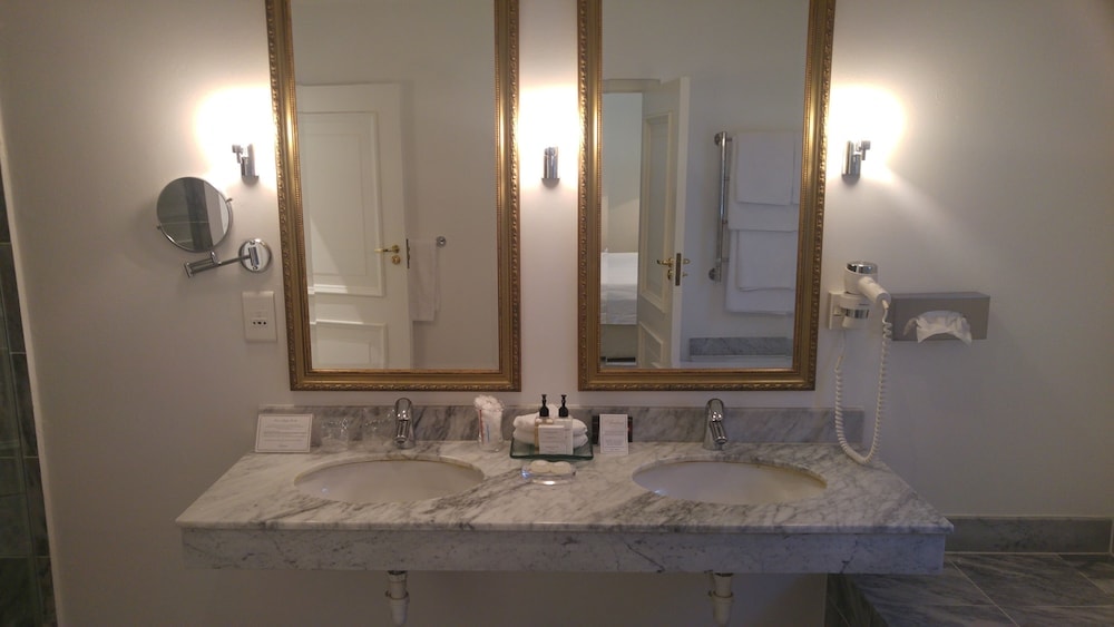 The Andros Deluxe Boutique Hotel