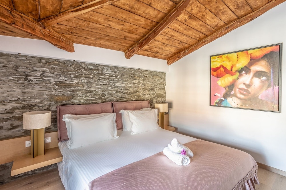 Camara Suites