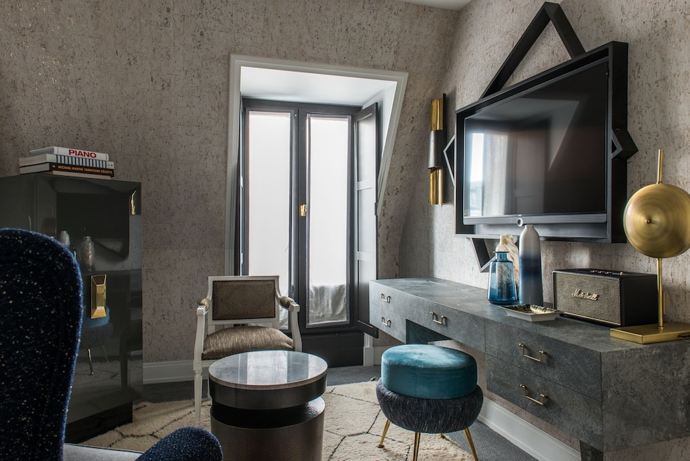 Nolinski Paris - Evok Collection