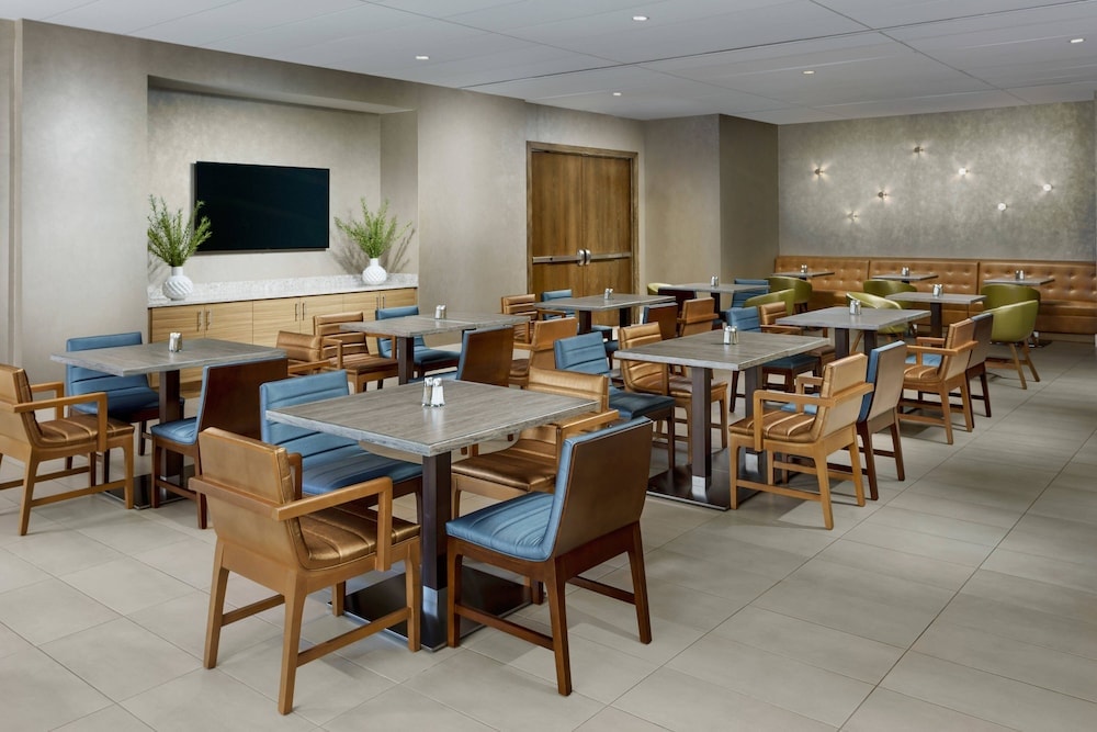 Springhill Suites by Marriott Chicago Downtown/ River North
