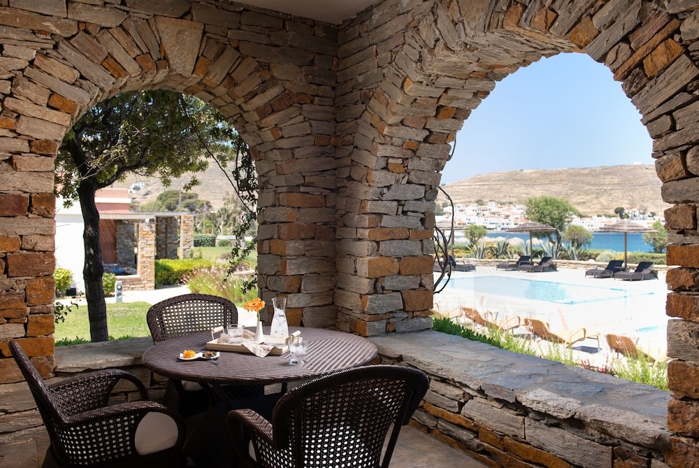 Porto Kea Suites