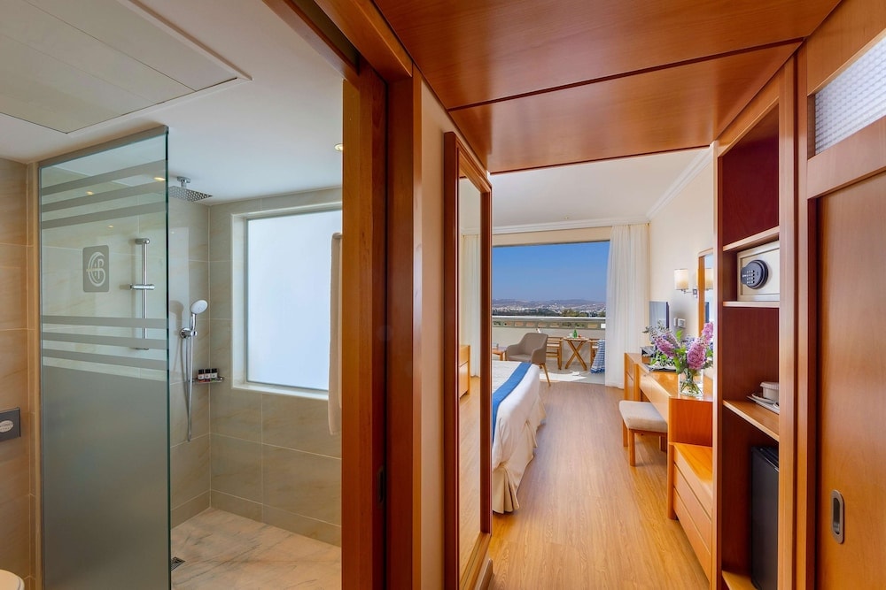 Constantinou Bros Athena Beach Hotel