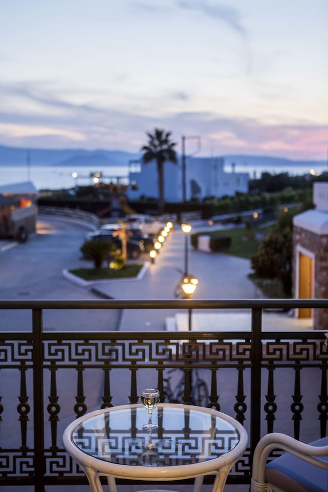 Plaza Beach Hotel
