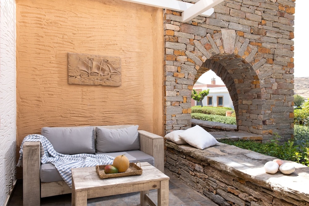 Porto Kea Suites