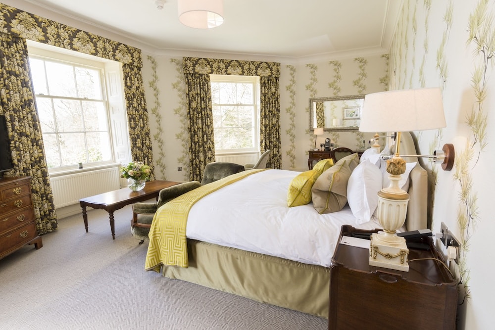 Storrs Hall Hotel