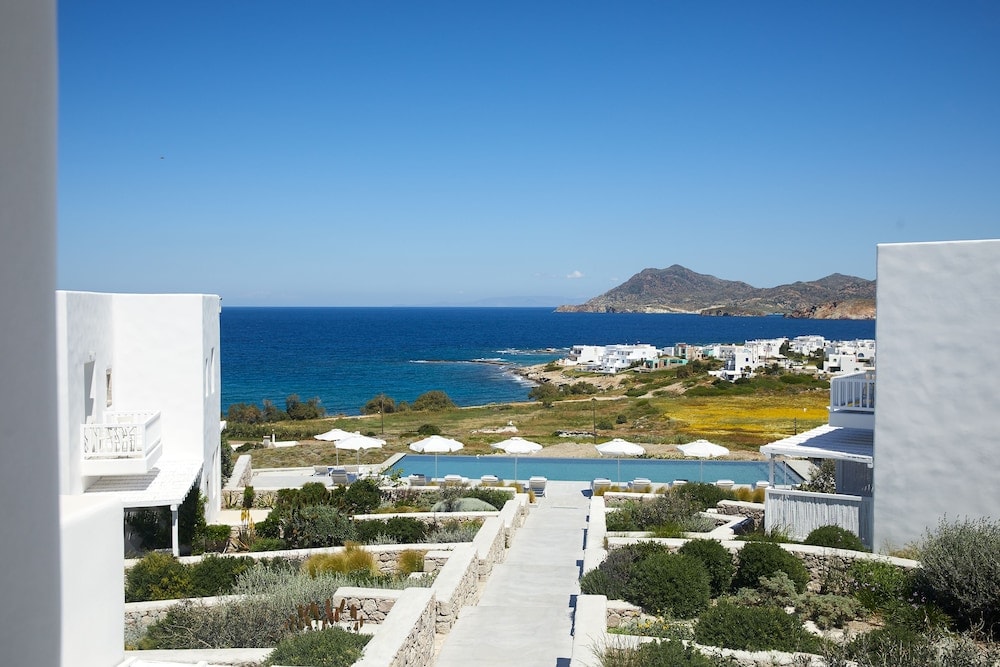 Milos Breeze Boutique Hotel