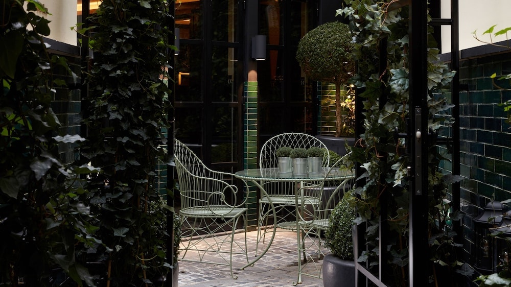 Monsieur George Hotel & Spa – Champs Elysées