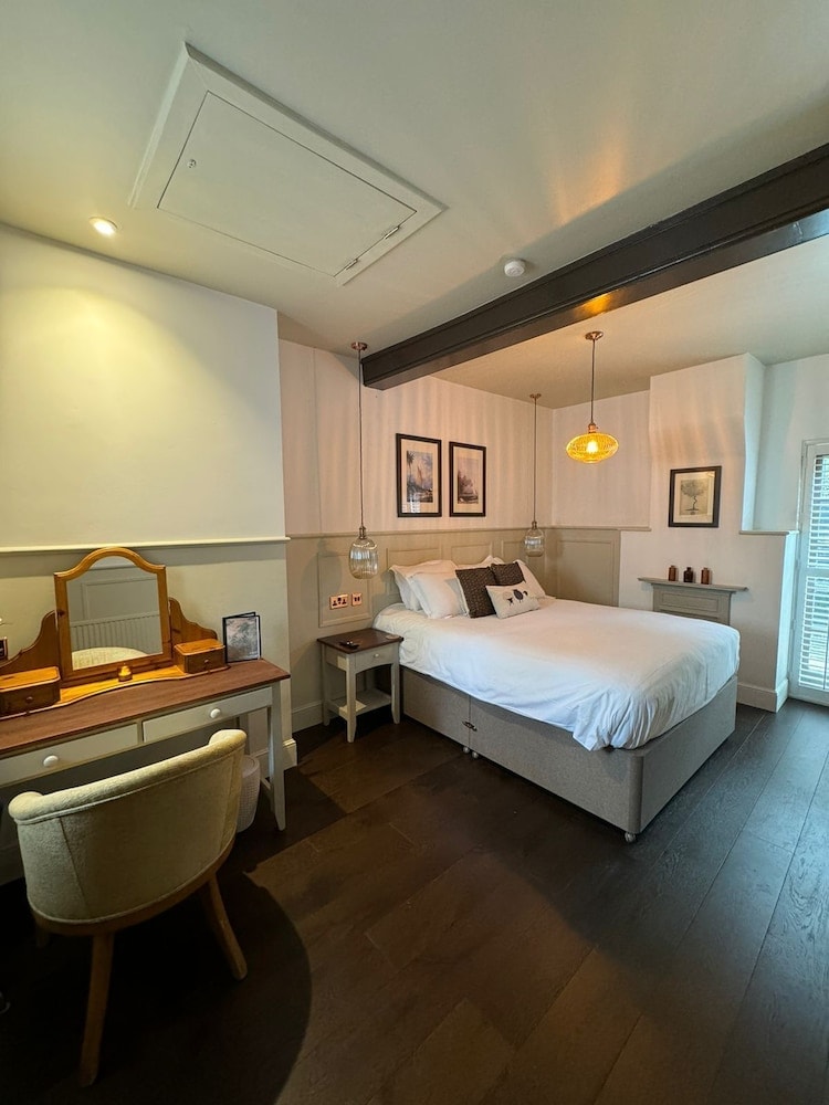 The Woolpack Hotel