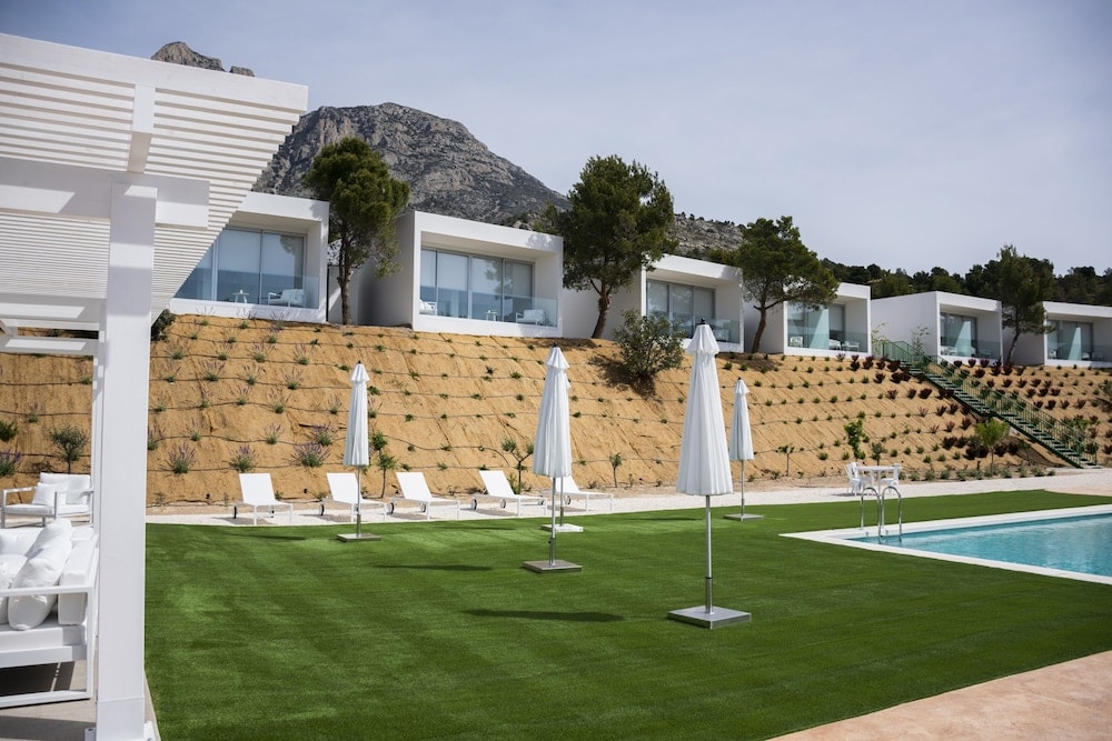 Puig Campana Nature Suites Hotel & BTT