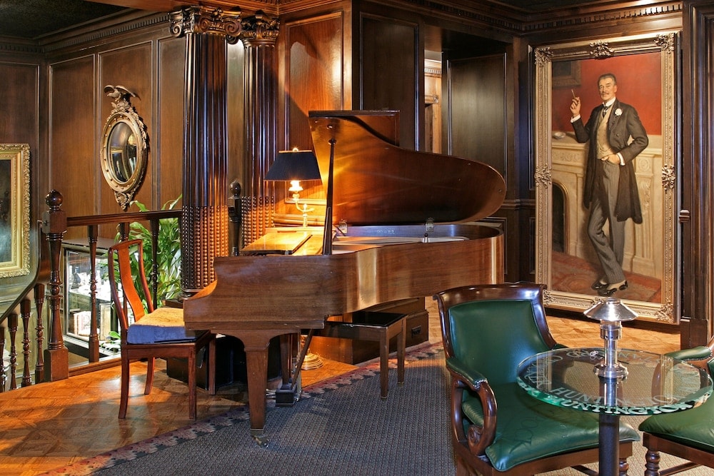 The Huntington Hotel