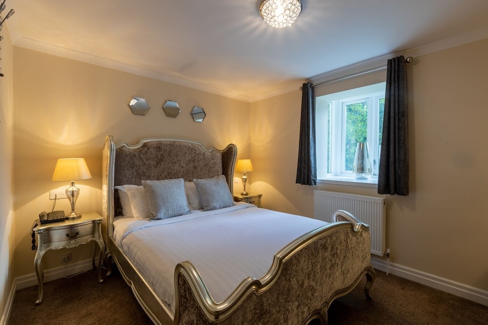 Lakes Hotel and Spa