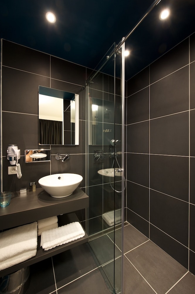 Le NexHotel