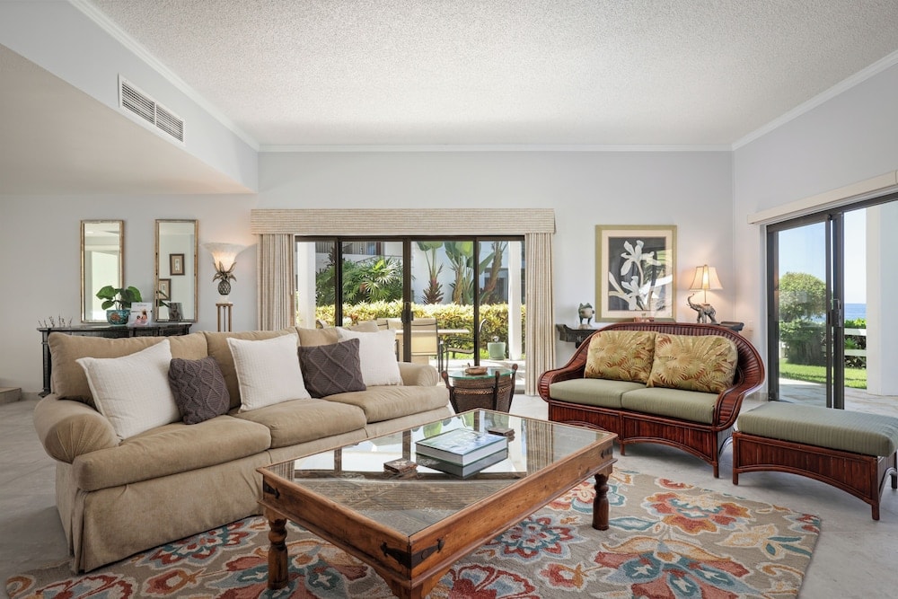 Royal Sea Cliff Kona by OUTRIGGER