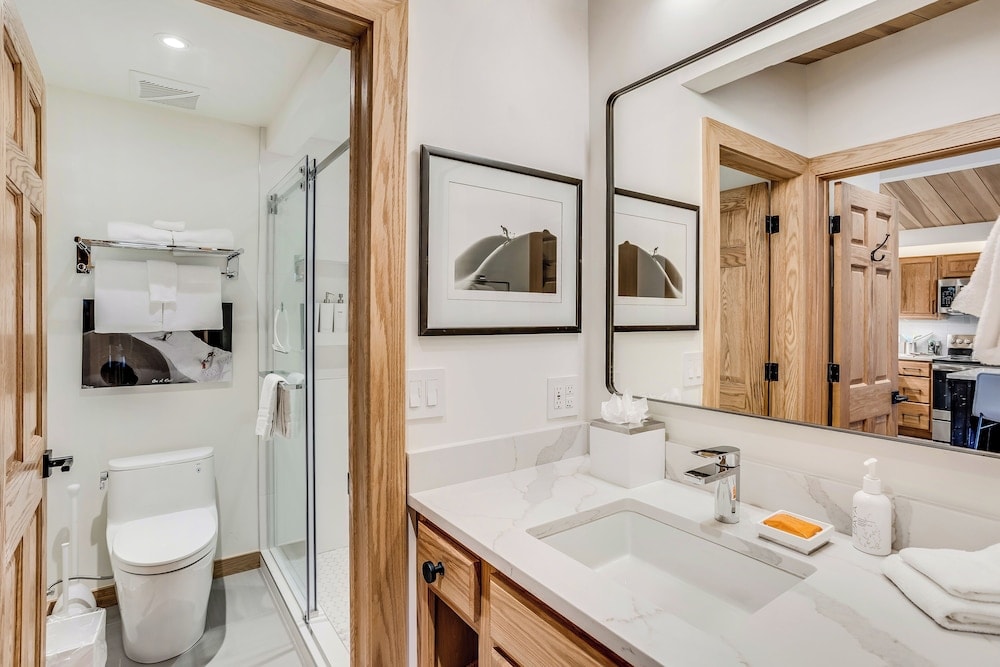 Laurelwood Condominiums