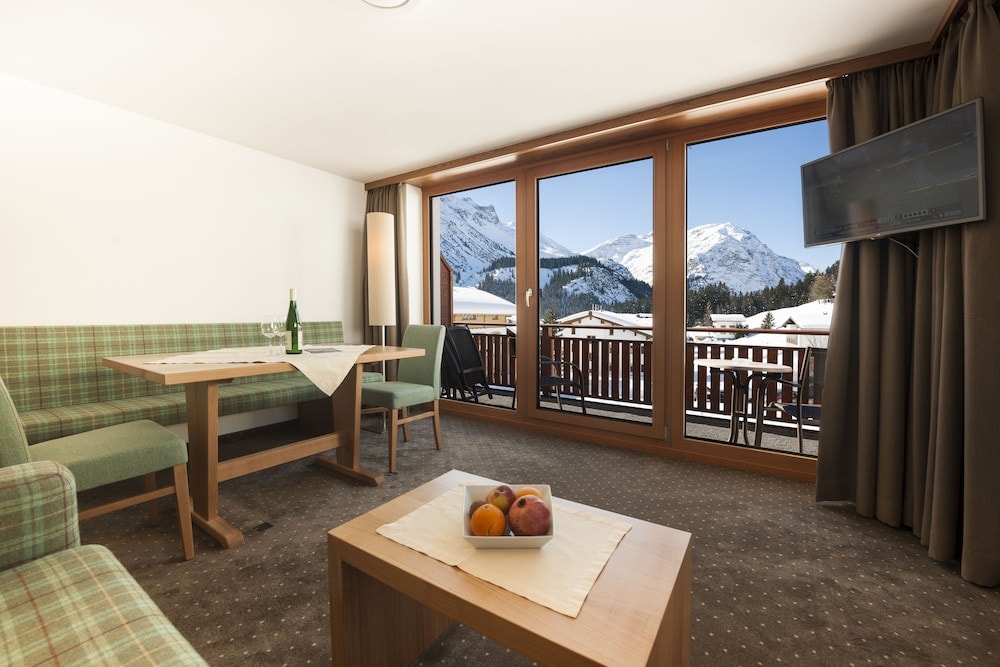 Hotel Schranz - Ski In & Ski Out